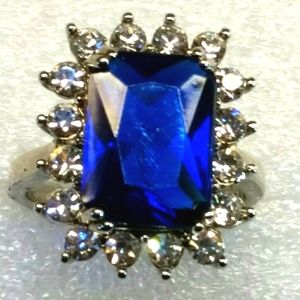 Lighter blue sapphire in .925 silver
